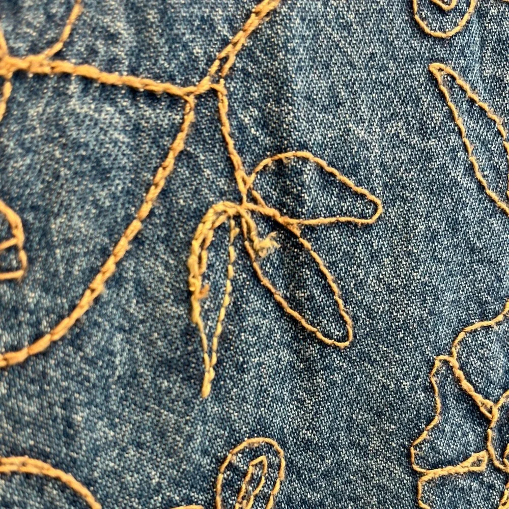 Vintage 90s Embroidered Denim Jacket L 100% Cotton Floral Western Granny‎ Artsy